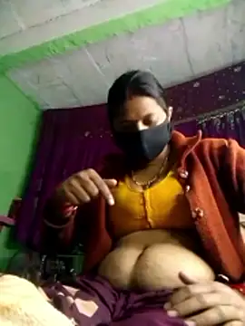 Snapshot of QRESABABY chatting on 12.02.25 QRESABABY online show from 12.02.25