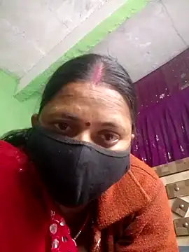 Snapshot of QRESABABY chatting on 12.04.25 QRESABABY online show from 12.04.25