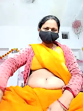 Snapshot of QRESABABY chatting on 12.14.25 QRESABABY online show from 12.14.25