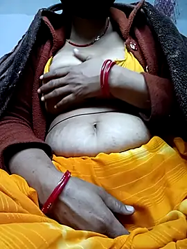 Snapshot of QRESABABY chatting on 12.15.25 QRESABABY online show from 12.15.25