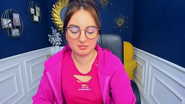 NoraSimons online show from 03.06.26