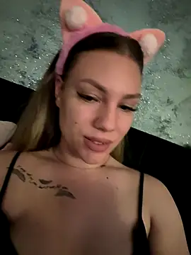 KittenKarlla online show from 10.31.25