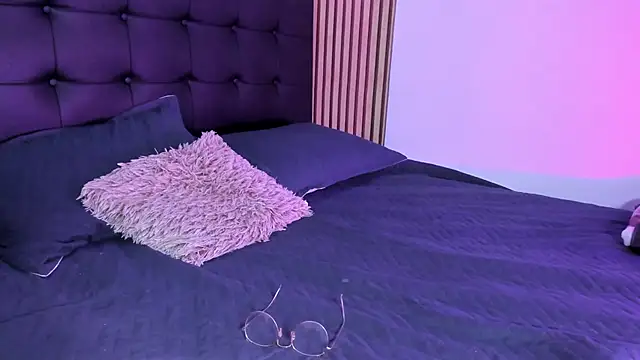 Scarlet DLuce online show from 10.31.25