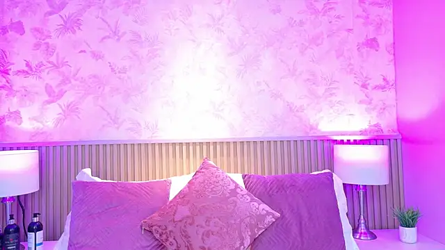 Snapshot of AdelineJhones chatting on 10.31.25 AdelineJhones online show from 10.31.25