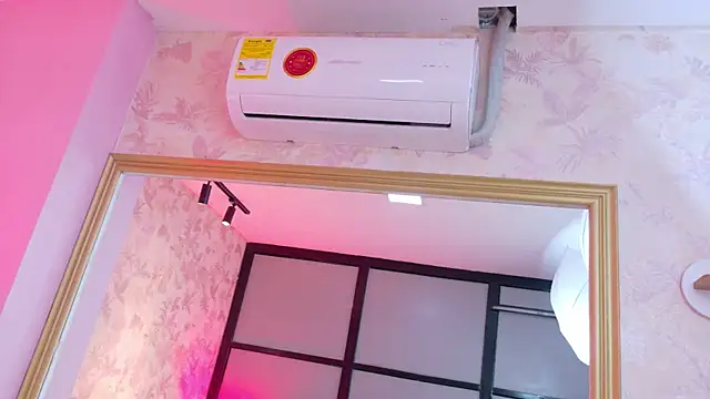 Snapshot of AdelineJhones chatting on 11.29.25 AdelineJhones online show from 11.29.25