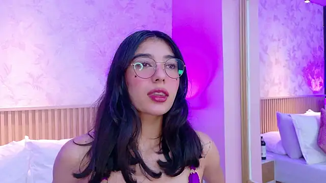 Snapshot of AdelineJhones chatting on 11.30.25 AdelineJhones online show from 11.30.25