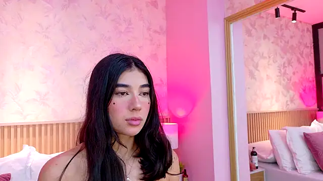 Snapshot of AdelineJhones chatting on 12.14.25 AdelineJhones online show from 12.14.25