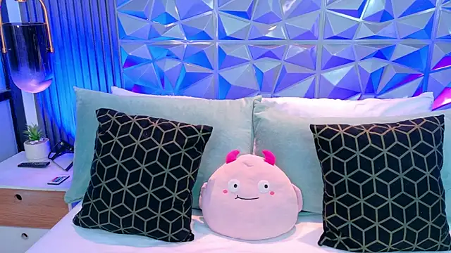 AdelineJhones online show from 04.06.26