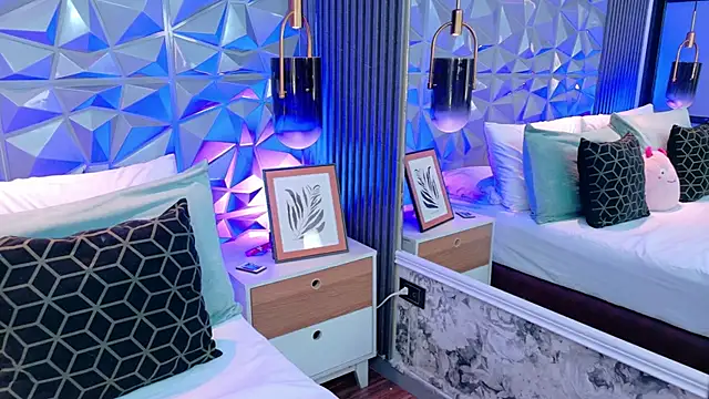 AdelineJhones online show from 04.13.26