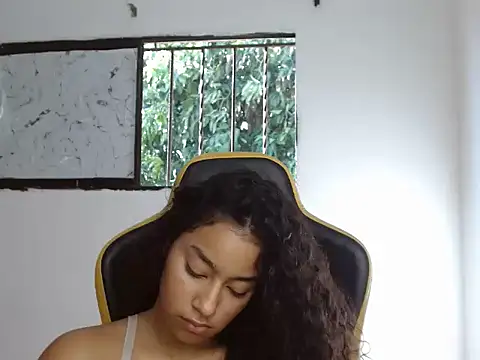 emily stars1 online show from 12.04.25