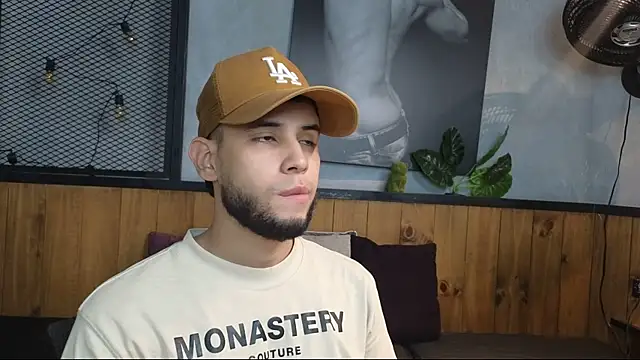 Snapshot of Maxcole_07 chatting on 12.03.25 Maxcole 07 online show from 12.03.25