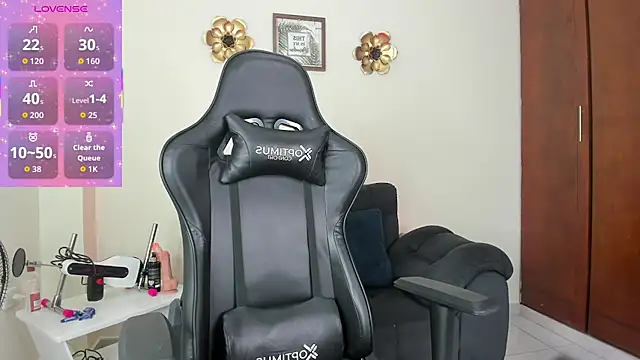 Snapshot of Amira_princess chatting on 11.13.25 Amira princess online show from 11.13.25