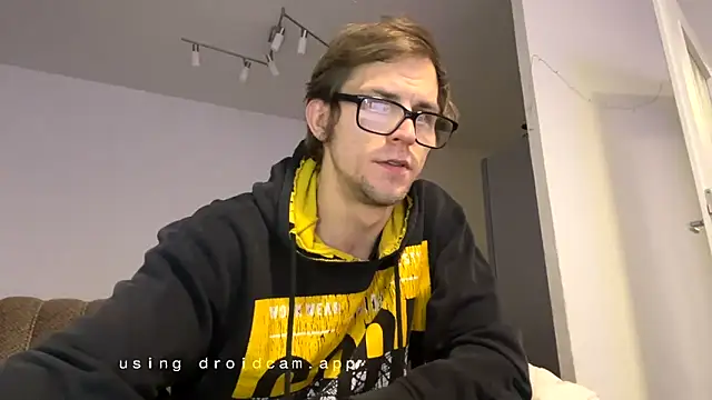 StephPra94 online show from 10.29.25