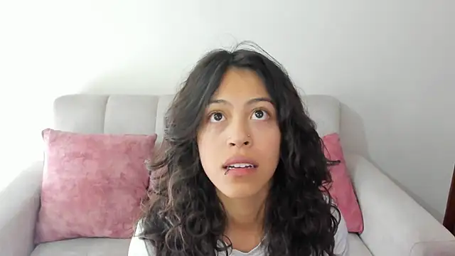 Snapshot of emily_jonessxx chatting on 10.29.25 emily jonessxx online show from 10.29.25