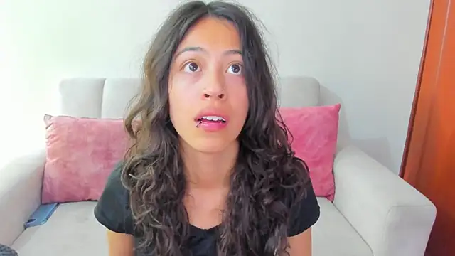 Snapshot of emily_jonessxx chatting on 11.10.25 emily jonessxx online show from 11.10.25