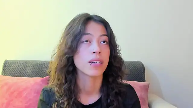 Snapshot of emily_jonessxx chatting on 11.23.25 emily jonessxx online show from 11.23.25