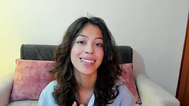 Snapshot of emily_jonessxx chatting on 11.27.25 emily jonessxx online show from 11.27.25