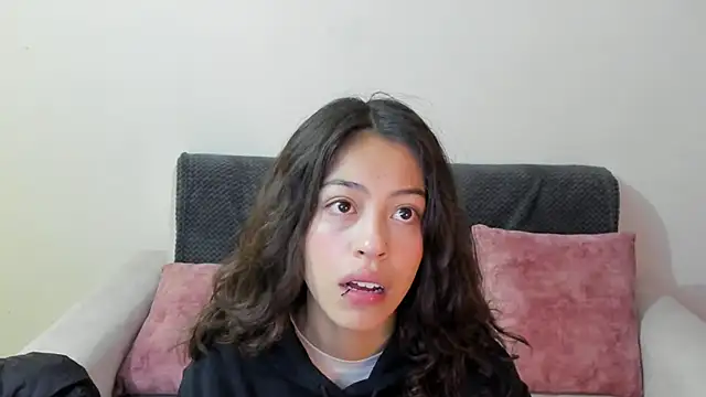 Snapshot of emily_jonessxx chatting on 12.02.25 emily jonessxx online show from 12.02.25