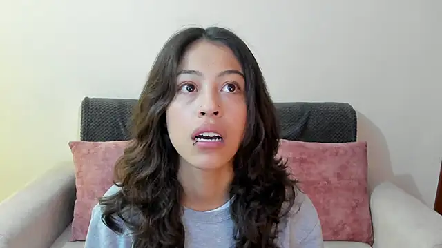 Snapshot of emily_jonessxx chatting on 12.05.25 emily jonessxx online show from 12.05.25