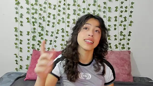 emily jonessxx online show from 12.22.25