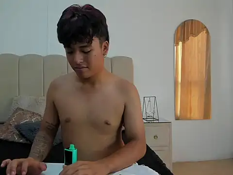 Snapshot of LiamANDJordan chatting on 12.13.25 LiamANDJordan online show from 12.13.25