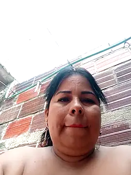 Snapshot of mother2-divorced chatting on 04.25.26 mother2-divorced online show from 04.25.26