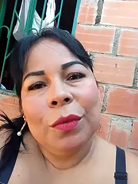 Snapshot of mother2-divorced chatting on 04.26.26 mother2-divorced online show from 04.26.26