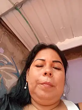 Snapshot of mother2-divorced chatting on 04.29.26 mother2-divorced online show from 04.29.26