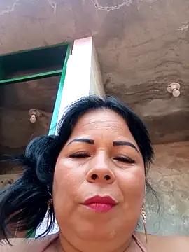 Snapshot of mother2-divorced chatting on 05.06.26 mother2-divorced online show from 05.06.26
