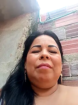 Snapshot of mother2-divorced chatting on 05.08.26 mother2-divorced online show from 05.08.26