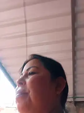 Snapshot of mother2-divorced chatting on 05.21.26 mother2-divorced online show from 05.21.26