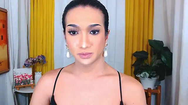 Snapshot of DianaFierce chatting on 12.16.25 DianaFierce online show from 12.16.25