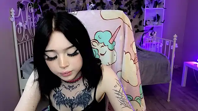 Emma Kirks online show from 11.01.25