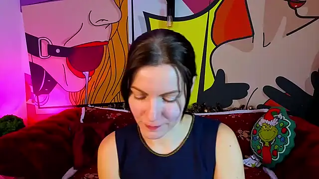 Snapshot of SofieMoons chatting on 12.16.25 SofieMoons online show from 12.16.25