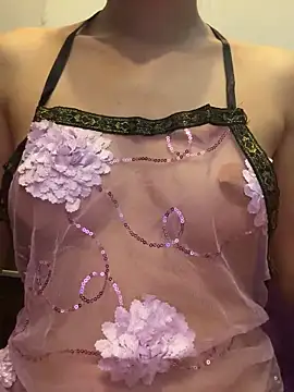 Snapshot of Emily-y chatting on 11.03.25 Emily-y online show from 11.03.25