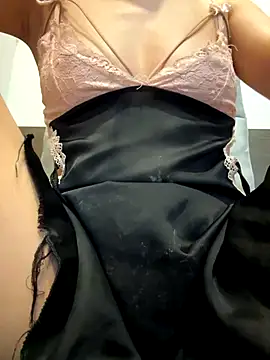 Snapshot of Emily-y chatting on 11.19.25 Emily-y online show from 11.19.25