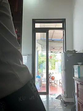 Snapshot of Emily-y chatting on 12.01.25 Emily-y online show from 12.01.25