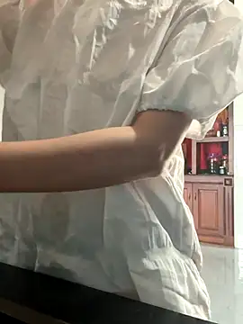 Snapshot of Emily-y chatting on 12.04.25 Emily-y online show from 12.04.25