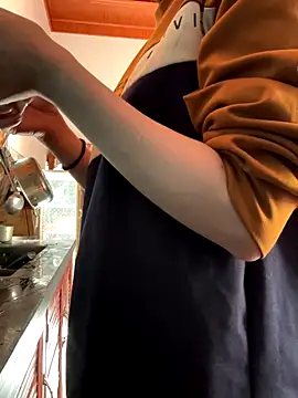 Snapshot of Emily-y chatting on 12.05.25 Emily-y online show from 12.05.25