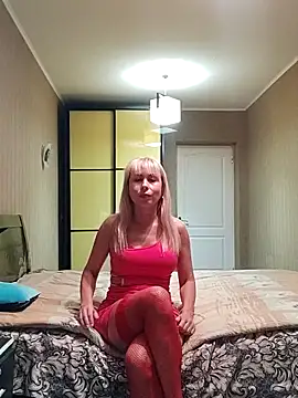 Snapshot of SelinaLovqx chatting on 10.25.25 SelinaLovqx online show from 10.25.25