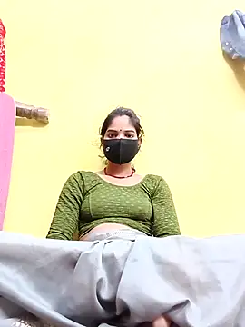 Snapshot of Shreya-750 chatting on 11.13.25 Shreya-750 online show from 11.13.25