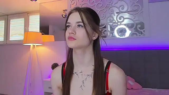 LuisaClover online show from 03.04.26