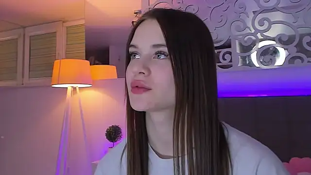 LuisaClover online show from 03.08.26