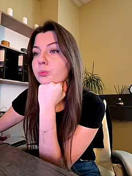 DollyRoma online show from 11.12.25