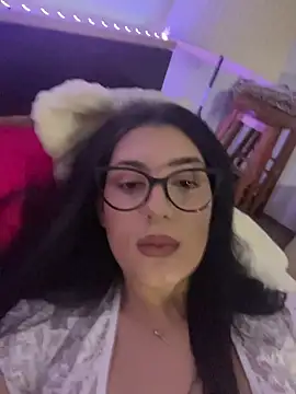 Snapshot of claraseloura chatting on 11.24.25 claraseloura online show from 11.24.25