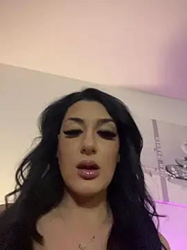 Snapshot of claraseloura chatting on 11.27.25 claraseloura online show from 11.27.25