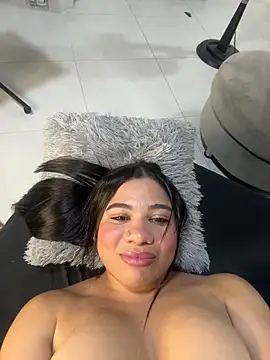 Snapshot of MelissaHex chatting on 12.19.25 MelissaHex online show from 12.19.25