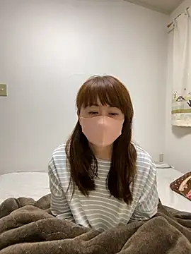 Snapshot of HONMONOHUUHU chatting on 11.29.25 HONMONOHUUHU online show from 11.29.25