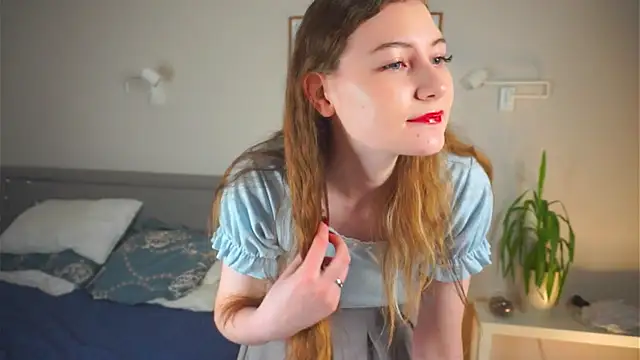 MegganKinson online show from 11.04.25