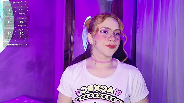 Snapshot of sussiestrawberry chatting on 11.12.25 sussiestrawberry online show from 11.12.25